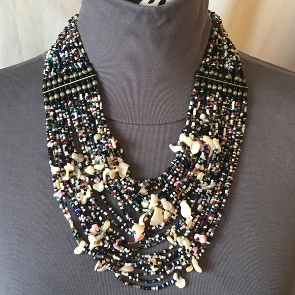 SOLD—Vintage 1970’s Beaded Seashell Tribal Layer Bib Necklace from Aruba - Picture 9 of 16
